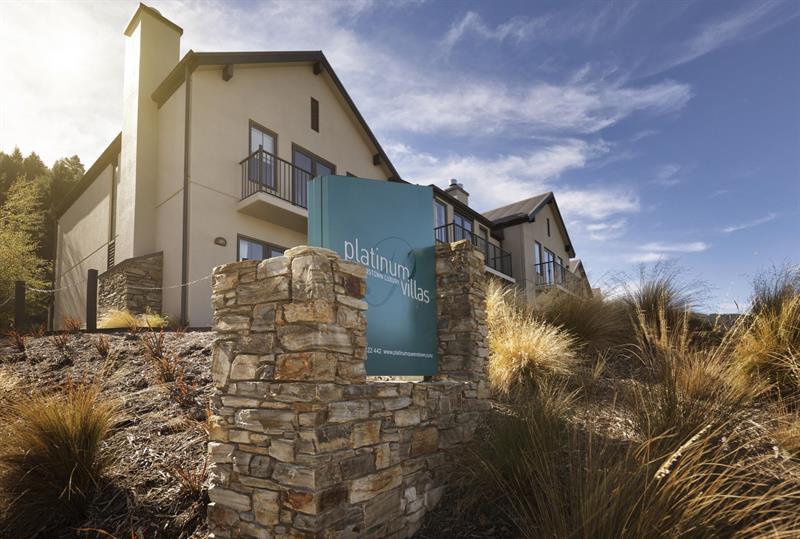 Platinum Queenstown Bagian luar foto