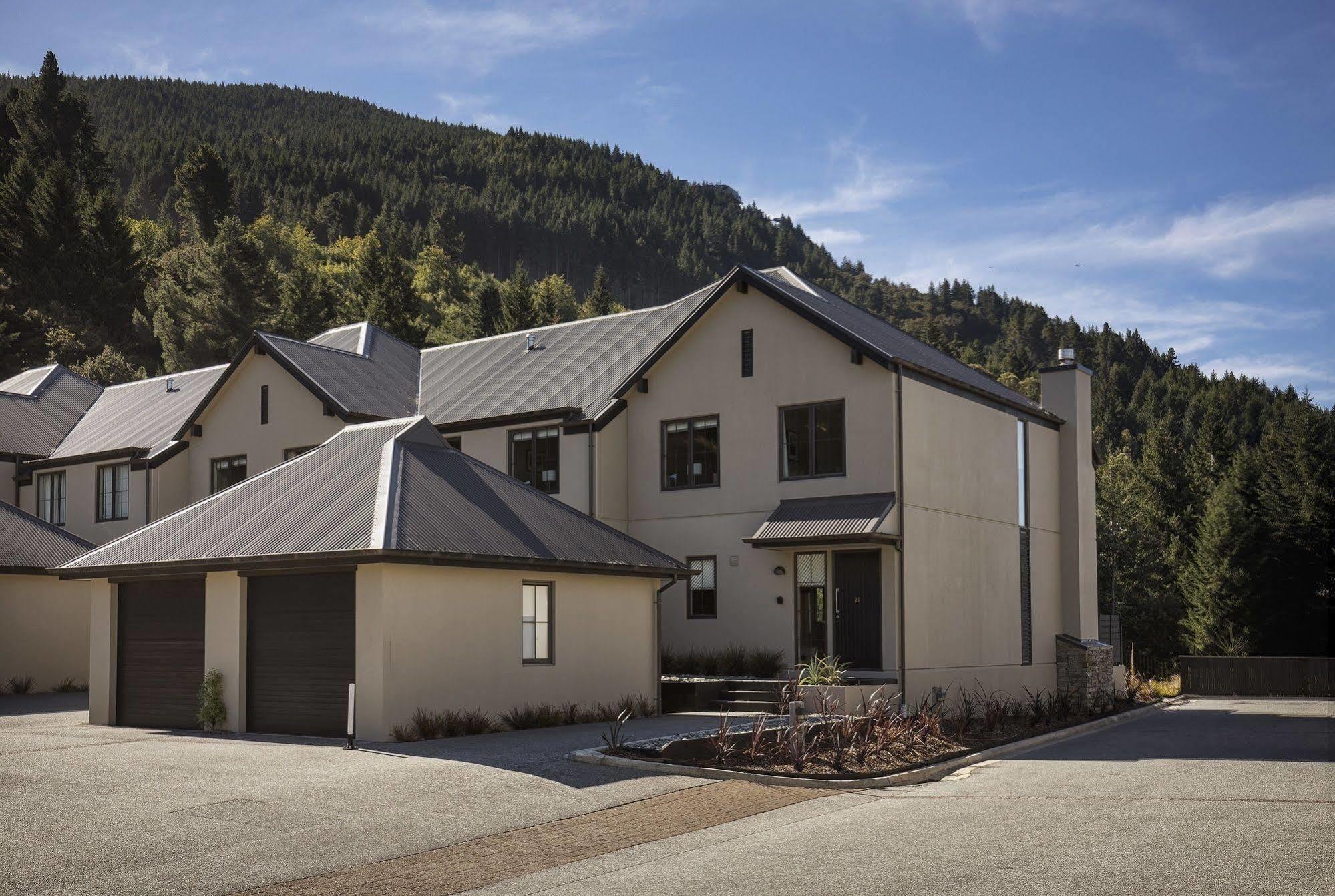 Platinum Queenstown Bagian luar foto