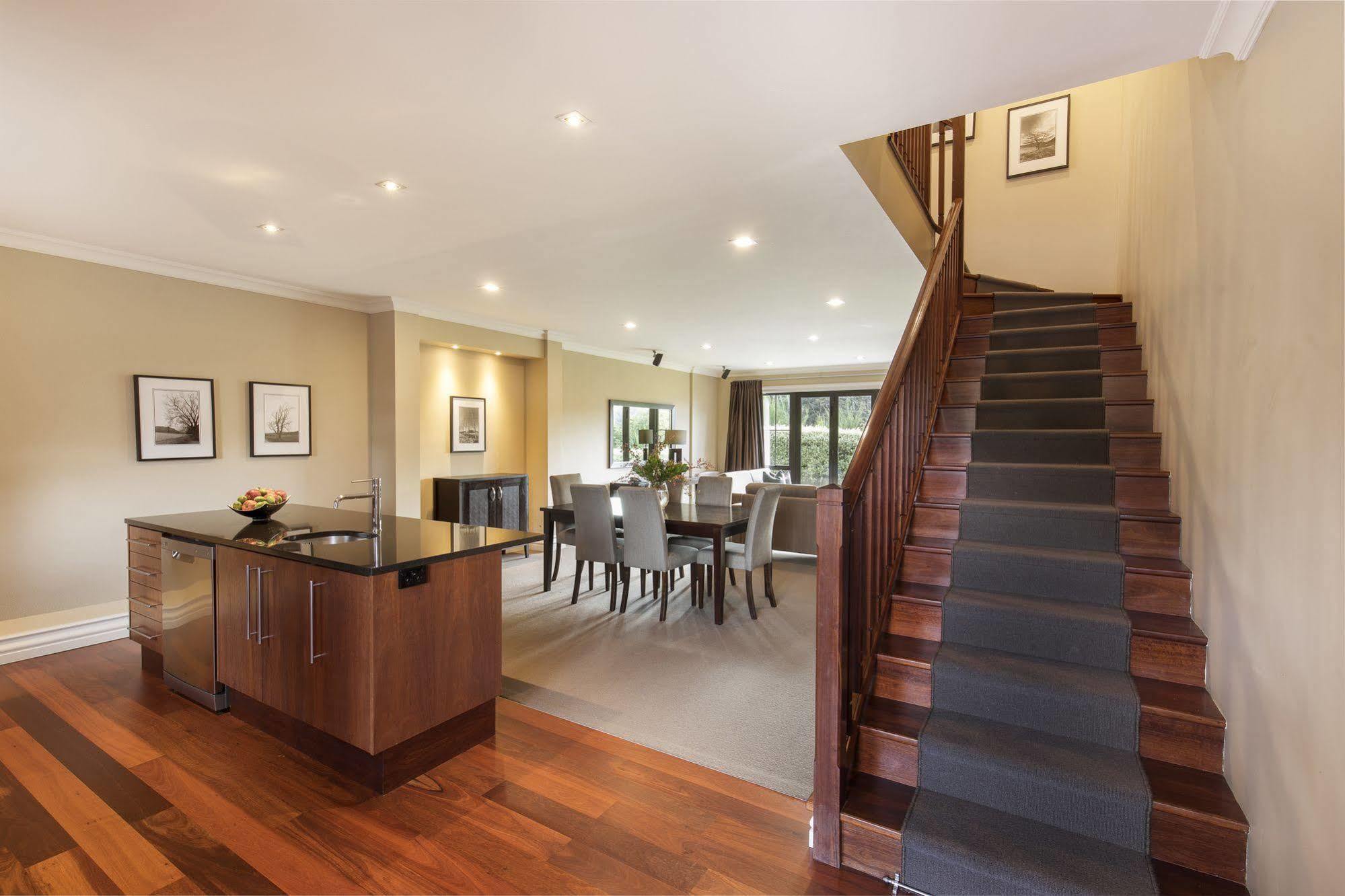 Platinum Queenstown Bagian luar foto