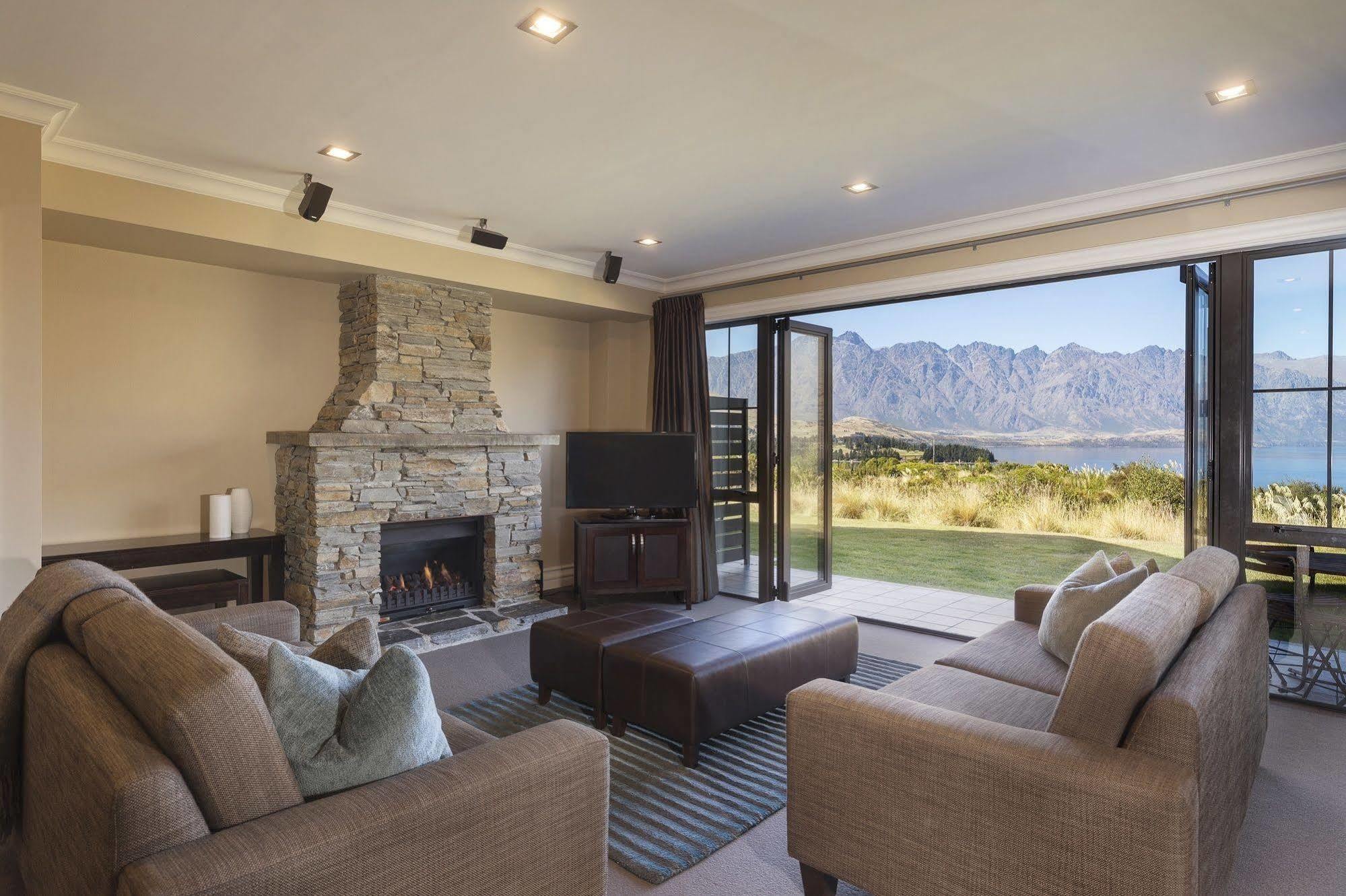 Platinum Queenstown Bagian luar foto